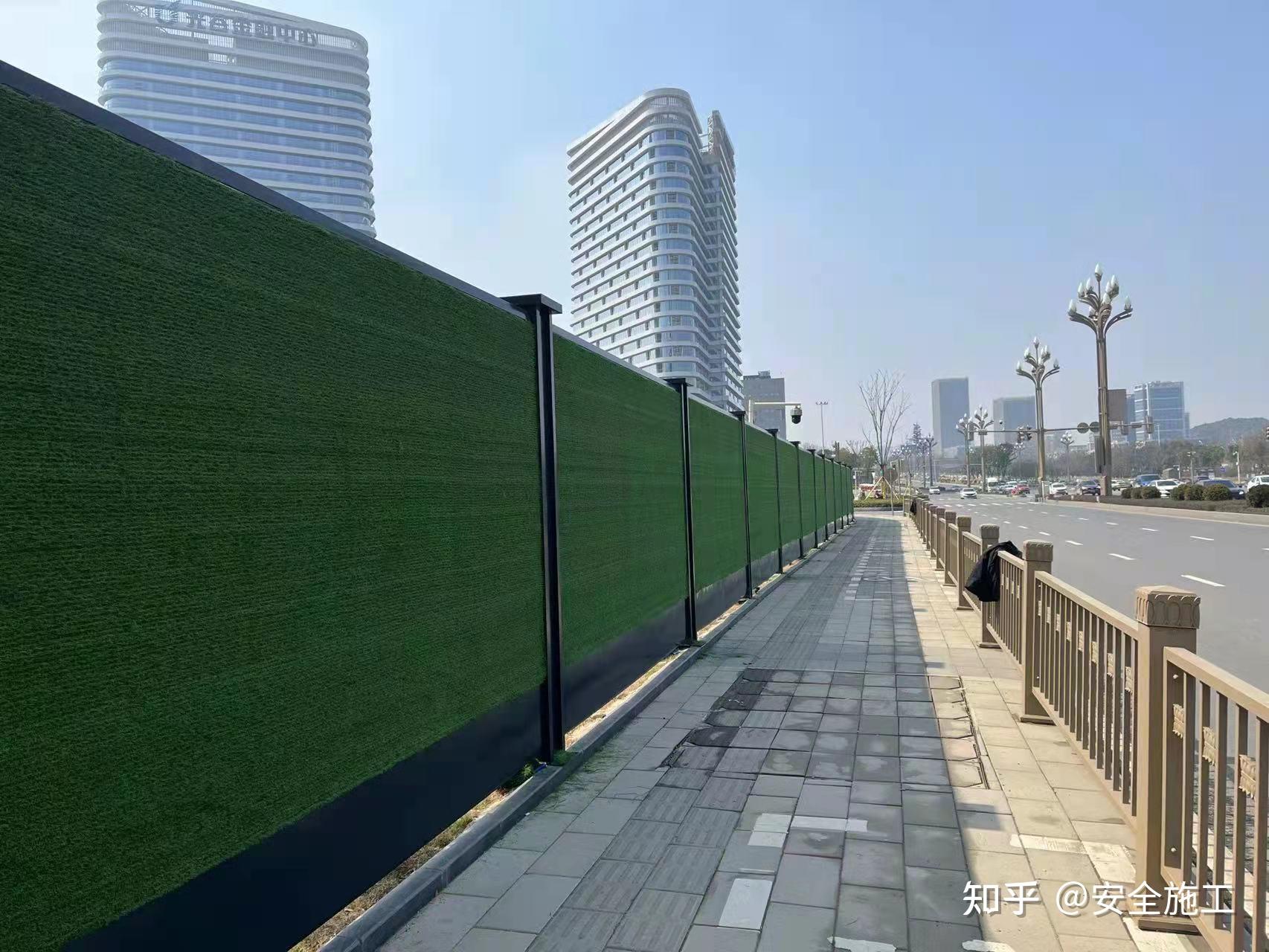 彩鋼圍擋在市政道路工程中的規范應用與價值